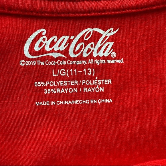 Coca Cola Women's Red Graphic Tee size large boxy fit polyester rayon blend - Picture 5 of 5